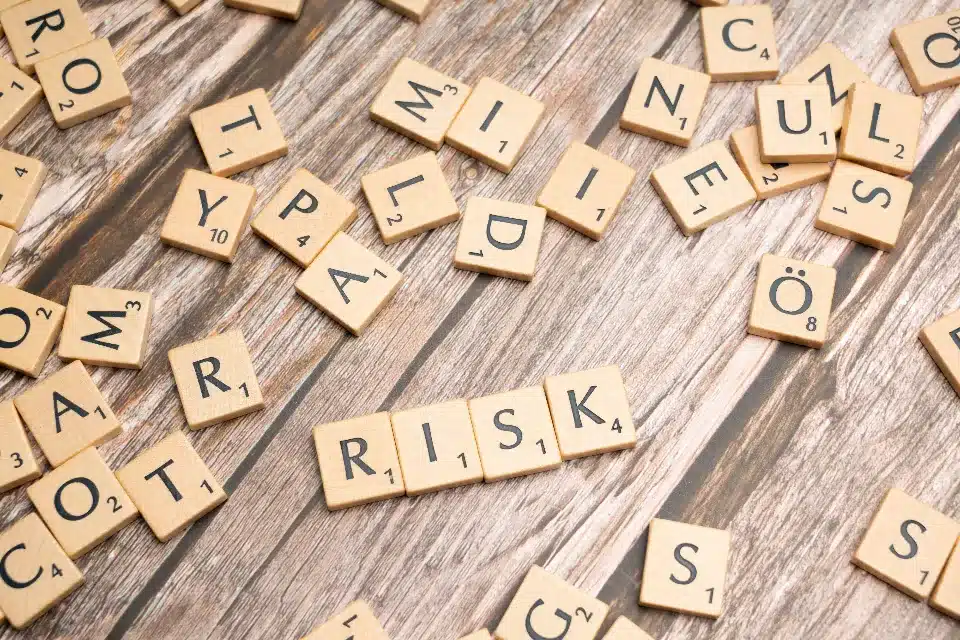 les carreaux de jeu formant le mot risk les carreaux de jeu formant le mot risk